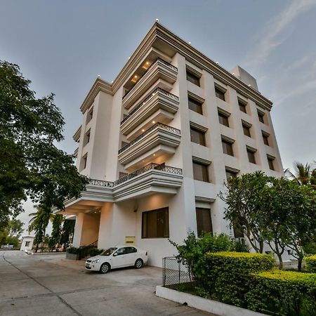 Sun-N-Sand Suites, Shirdi Zewnętrze zdjęcie