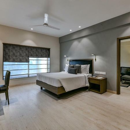 Sun-N-Sand Suites, Shirdi Zewnętrze zdjęcie