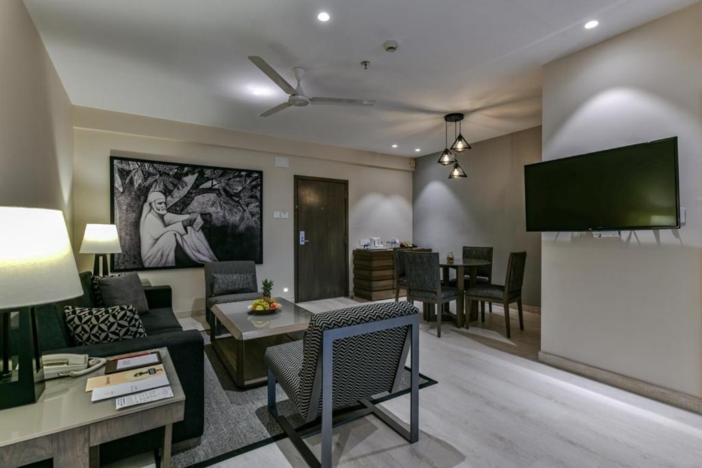 Sun-N-Sand Suites, Shirdi Zewnętrze zdjęcie